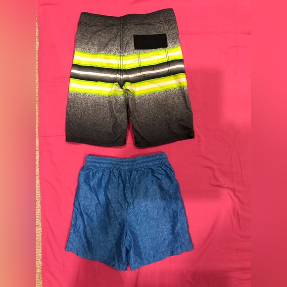 2 x BOYS BOARDIES. LIKE NEW BOTH SIZE 12 - Picture 4 of 4